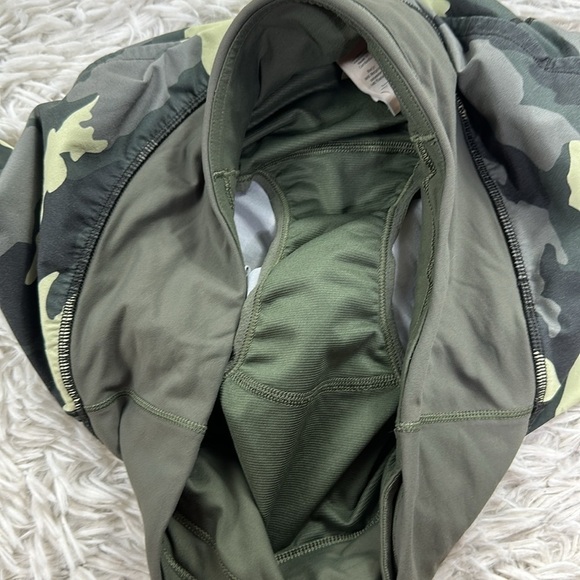 Lululemon Speed Up Short *4" Lined Updated Fit Heritage 365 Camo Crispin Green - Picture 3 of 8